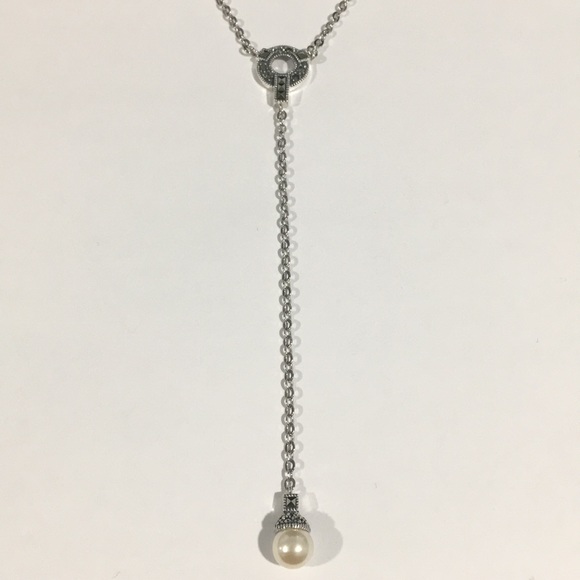 Jewelry - Sterling Silver Vintage Dangling Pearl Necklace